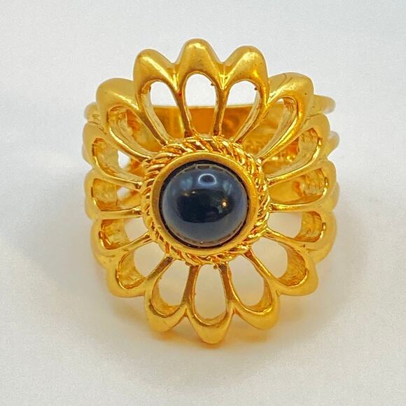 LIA SOPHIA KABLOOM Ring Flower Matte Gold Tone Black - Size 7 - Picture 2 of 9
